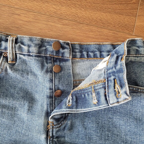 Forever 21 Rolled Hem Denim Jean Shorts Sz 26 Button Fly 2" Inseam 10" Mid Rise - Picture 3 of 7